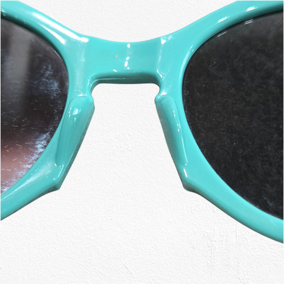 1960s Vintage Aqua Blue Mod Sunglasses Riveted Round Frame Retro Mod Eyewear - Picture 13 of 14